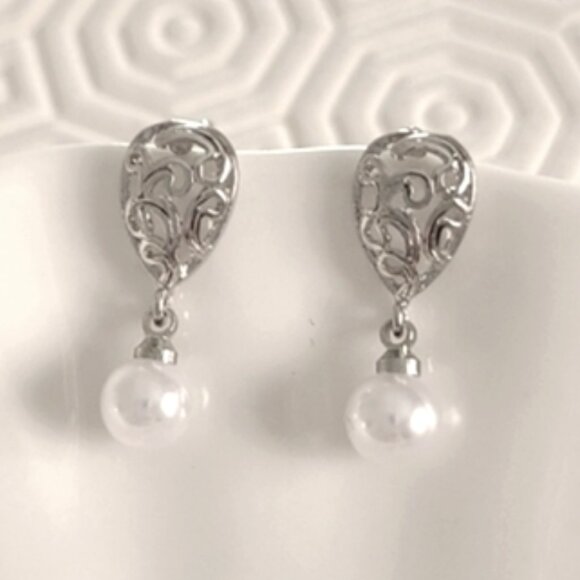 Vintage Style Silver Tone Filigree Pearl Drop Earring Dainty - Picture 1 of 5